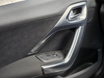 PEUGEOT 2008 1.6 BlueHDi Allure