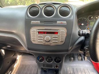 FORD TRANSIT CONNECT 1.8 TDCi T200 Trend L1 H1 4dr DPF