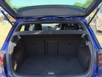 VOLKSWAGEN GOLF 2.0 TSI R