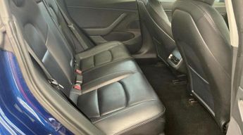 TESLA MODEL 3 (Dual Motor) Long Range Auto 4WDE 4dr