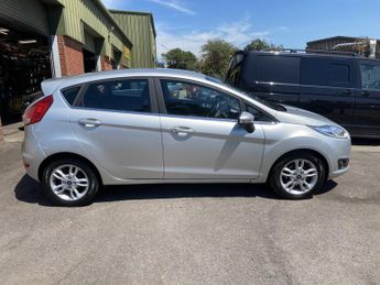FORD FIESTA 1.0 T EcoBoost Zetec