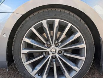SKODA SUPERB 2.0 TSI Laurin & Klement DSG Euro 6 (s/s) 5dr