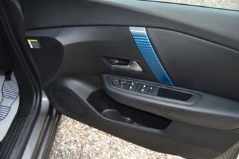 CITROEN E-C4 e-C4 Shine Plus 100 kW Battery Electric Vehicle