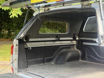 NISSAN NAVARA 2.3 dCi Tekna