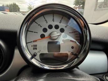 MINI HATCH 1.6 Cooper Hatchback 3dr Petrol Steptronic Euro 5 (122 ps)