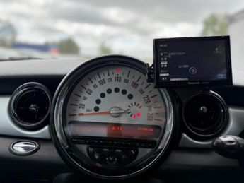 MINI HATCH 1.6 Cooper Hatchback 3dr Petrol Steptronic Euro 5 (122 ps)