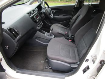 KIA RIO 1.3 1 - 13 Services - Great little car - 35 Road tax