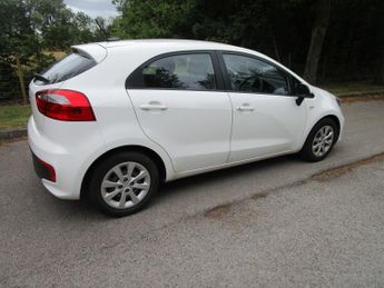 KIA RIO 1.3 1 - 13 Services - Great little car - 35 Road tax