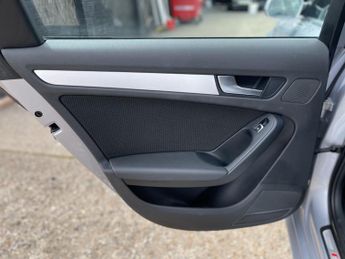 AUDI A4 2.0 TDI S line