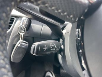 AUDI A4 2.0 TDI S line