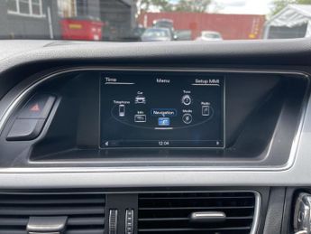 AUDI A4 2.0 TDI S line