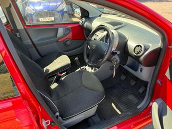 PEUGEOT 107 1.0 12V Urban