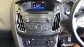 FORD FOCUS 1.0 T EcoBoost Zetec Silver 5dr LOW TAX+1 KEEPER