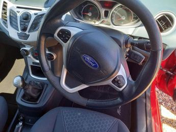 FORD FIESTA 1.4 Titanium 5dr