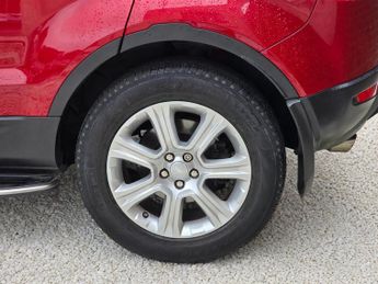 LAND ROVER RANGE ROVER EVOQUE 2.0 TD4 SE