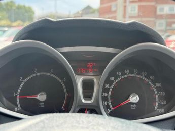 FORD FIESTA 1.25 Zetec 5dr