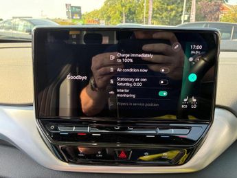 VOLKSWAGEN ID.4 Pro Performance 77kWh Family Auto 5dr