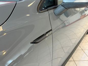 VOLKSWAGEN GOLF 2.0 TDI GTD