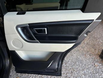 LAND ROVER DISCOVERY SPORT 2.0 TD4 HSE Luxury