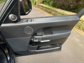 LAND ROVER RANGE ROVER 4.4 SD V8 Autobiography Auto 4WD Euro 5 5dr