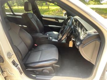 MERCEDES-BENZ C CLASS 2.1 C220d Sport (Premium) G-Tronic+ Euro 6 (s/s) 4dr