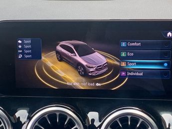 MERCEDES-BENZ GLA 1.3 GLA200h MHEV AMG Line