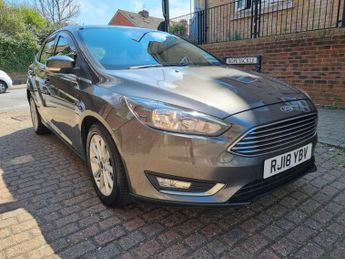 FORD FOCUS 1.0 T EcoBoost Titanium