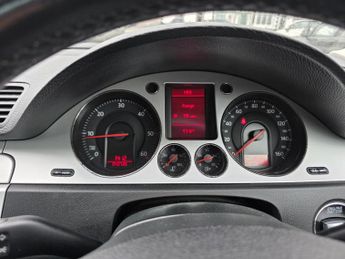 VOLKSWAGEN PASSAT 2.0 TDI Sport