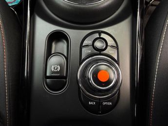 MINI CLUBMAN 2.0 Cooper D Exclusive Auto Euro 6 (s/s) 6dr