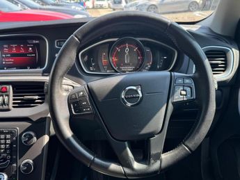 VOLVO V40 2.0 D4 Momentum Nav Plus Auto Euro 6 (s/s) 5dr
