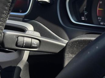 VOLVO V40 2.0 D4 Momentum Nav Plus Auto Euro 6 (s/s) 5dr