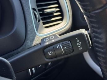 VOLVO V40 2.0 D4 Momentum Nav Plus Auto Euro 6 (s/s) 5dr