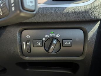 VOLVO V40 2.0 D4 Momentum Nav Plus Auto Euro 6 (s/s) 5dr