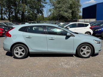 VOLVO V40 2.0 D4 Momentum Nav Plus Auto Euro 6 (s/s) 5dr