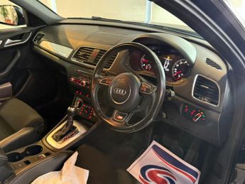AUDI Q3 2.0 TDI S line Edition