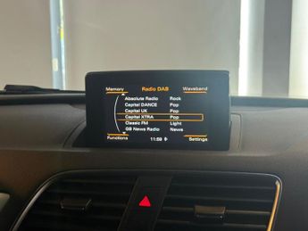 AUDI Q3 2.0 TDI S line Edition