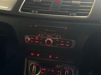 AUDI Q3 2.0 TDI S line Edition