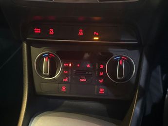 AUDI Q3 2.0 TDI S line Edition