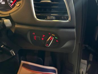 AUDI Q3 2.0 TDI S line Edition