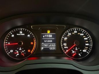 AUDI Q3 2.0 TDI S line Edition