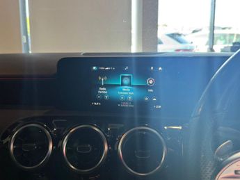 MERCEDES-BENZ A CLASS 2.0 A220 AMG Line