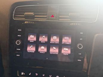 VOLKSWAGEN GOLF 2.0 TSI BlueMotion Tech R