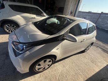 TOYOTA AYGO 1.0 VVT-i x-play