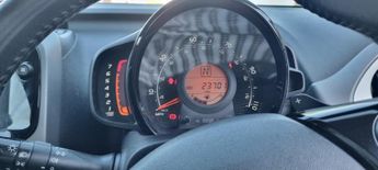 TOYOTA AYGO 1.0 VVT-i x-play