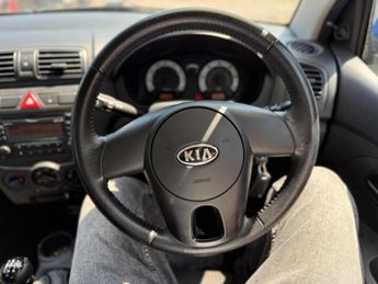 KIA PICANTO 1.1 Strike 5dr