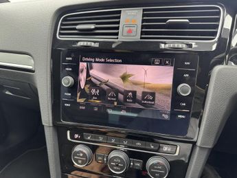 VOLKSWAGEN GOLF 2.0 TSI R