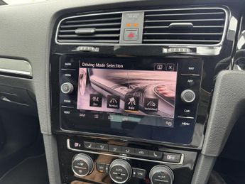 VOLKSWAGEN GOLF 2.0 TSI R