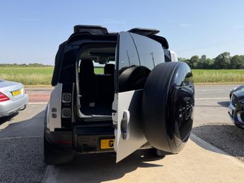 LAND ROVER DEFENDER 110 2.0 P300 HSE