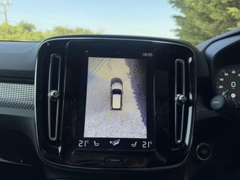 VOLVO XC40 2.0 R-Design Pro T4