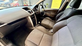 PEUGEOT 207 1.4 m:play